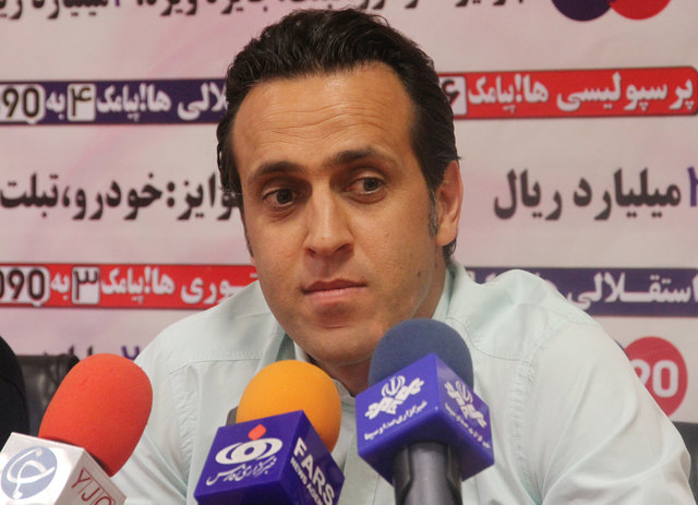 زندگی نامه علی کریمی 